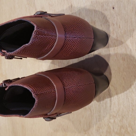 DIBA Orange Booties Nwot - Picture 5 of 9